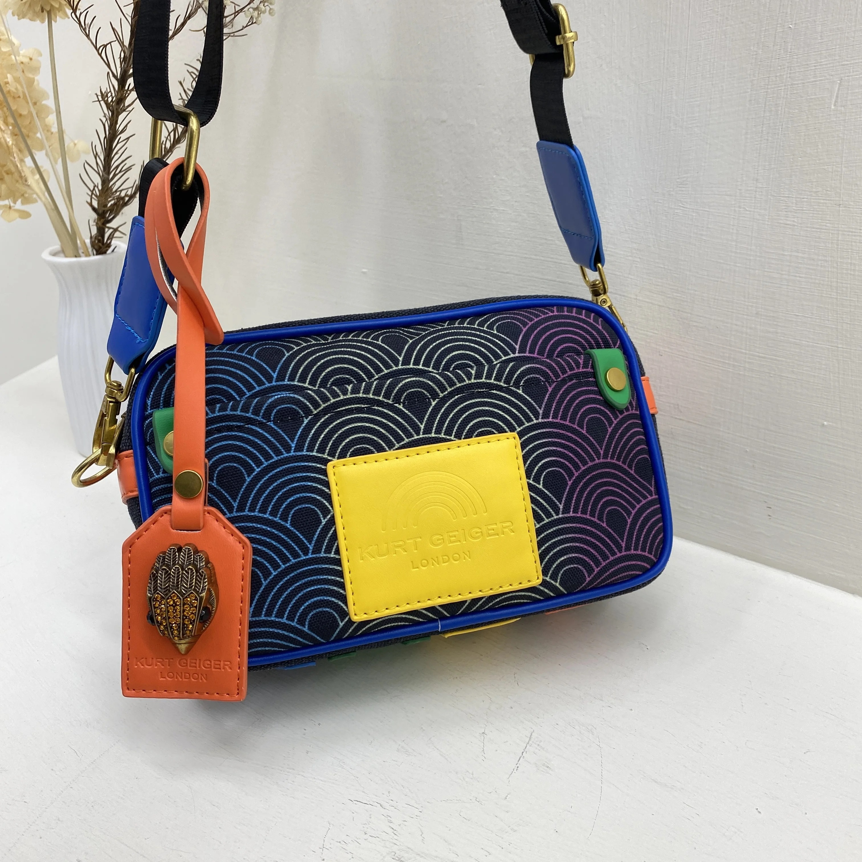 Kurt Geiger London レディース 女性用 ジュエリー 宝飾品 イヤリング Mismatch Earrings - Pearl Kurt Geiger London レディース 女性用 シューズ 靴 ヒール Belgravia