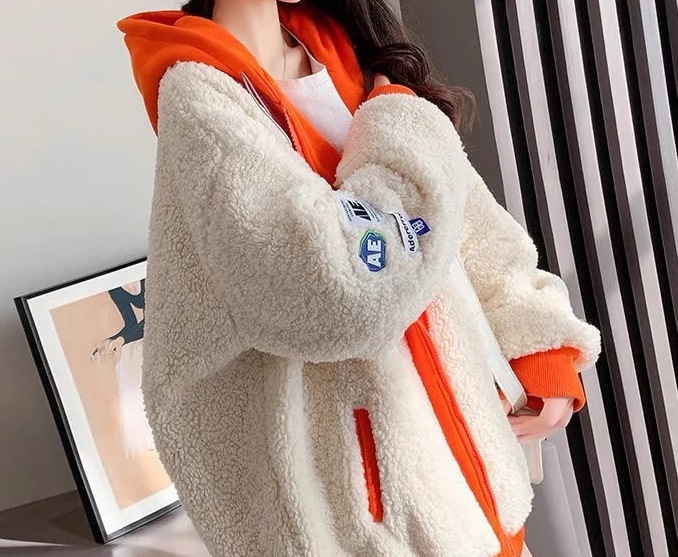 重ね着風 フェイクツーピース レディース ジャケット アウター 上着 ミドル丈 長袖 ストリート ヒップホップ もこもこ ふわふわ ファスナー ポケット フード フリース ベルベット かわいい 重ね着風 フェイクツーピース レディース ジャケット アウター 上着 ミドル丈 長袖 ストリート ヒップホップ もこもこ ふわふわ ファスナー ポケット フード フリース ベルベット かわいい