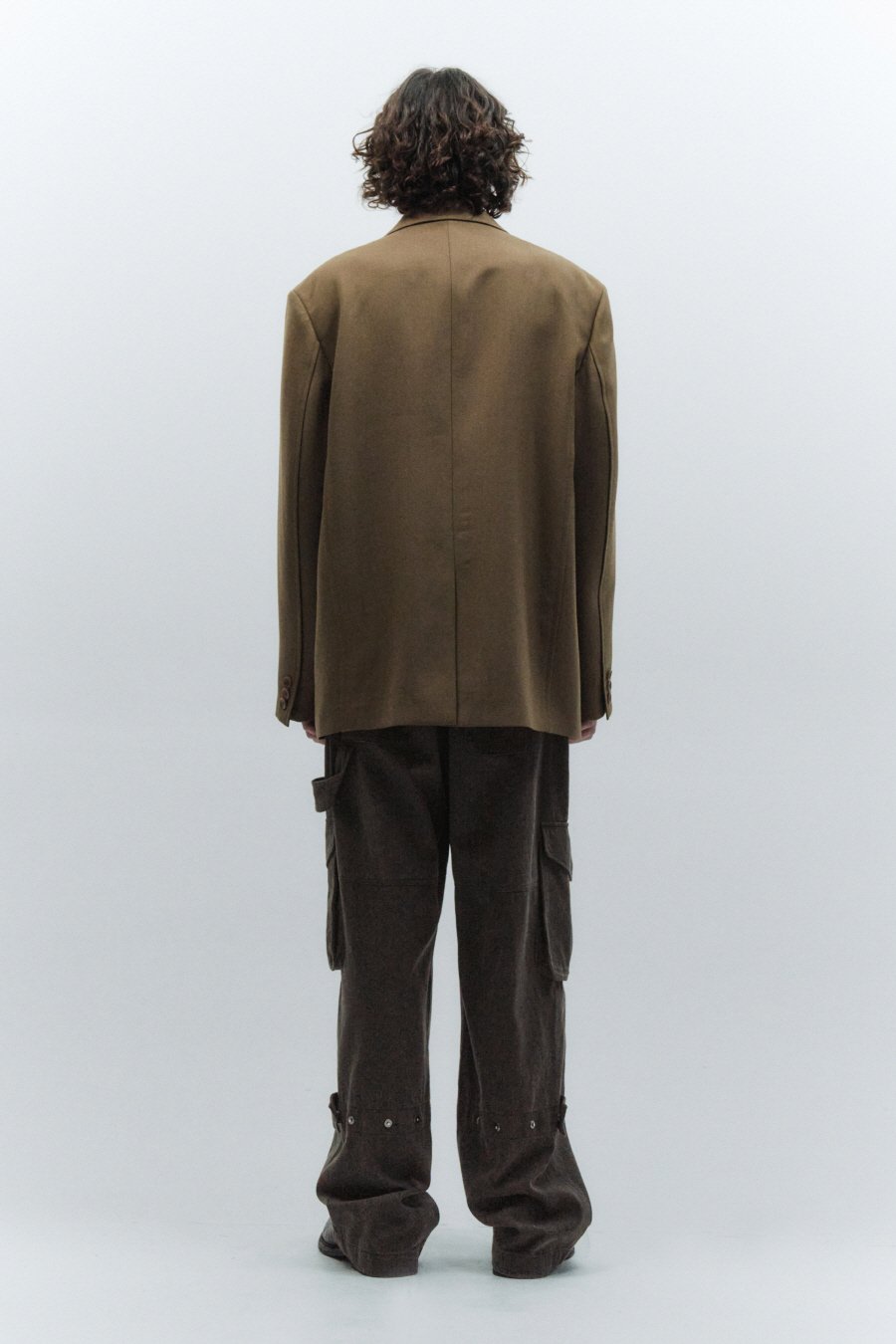 【INSILENCE】 CURVED LINE WOOL BLAZER : MOCHA