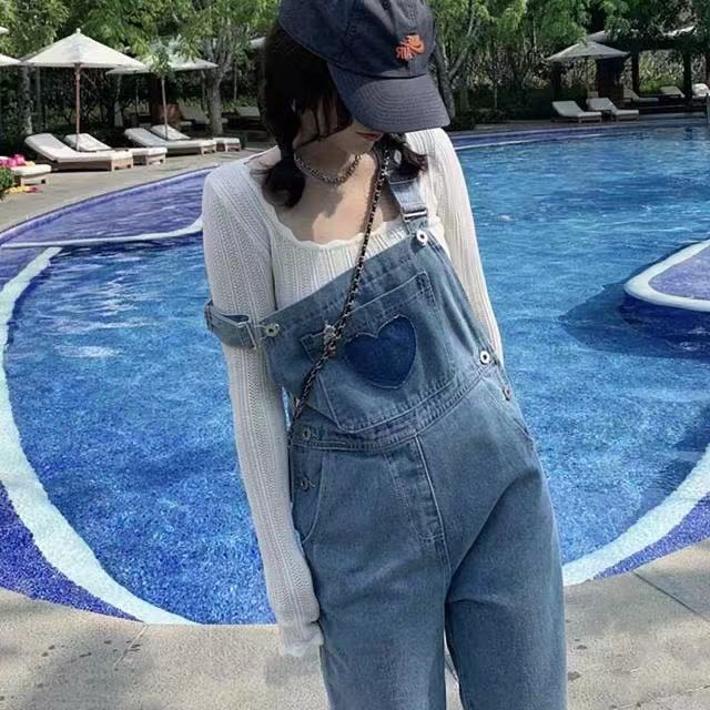 コーデ完成！サロペット 時短コーデ 2025新しいワイドジーンズ女性春ルーズハイウエスト薄い愛のハート刺繍ストレートブバックパックズボン 韓国ファッション