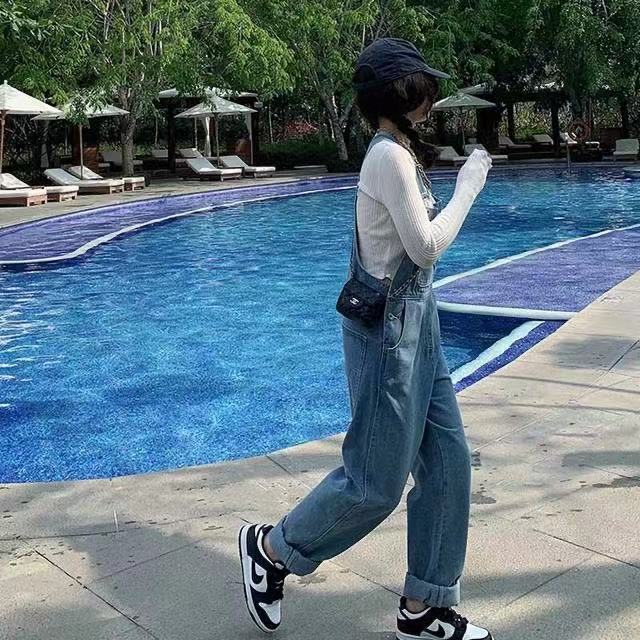 コーデ完成！サロペット 時短コーデ 2025新しいワイドジーンズ女性春ルーズハイウエスト薄い愛のハート刺繍ストレートブバックパックズボン 韓国ファッション