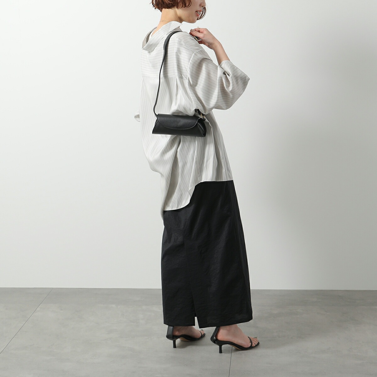 AULENTTI オウレンティ ミニバッグ SS23-Y02-MINI レディース レザー ボディバッグ ショルダーバッグ ベルトバッグ 鞄 D28/BLACK 【mega】 AULENTTI オウレンティ ミニバッグ SS23-Y02-MINI レディース レザー ボディバッグ ショルダーバッグ ベルトバッグ 鞄 D28/BLACK 【mega】