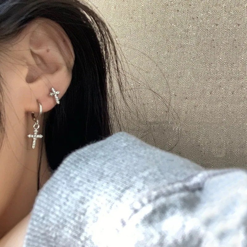 即納クリスマスのピアス十字架 ピアス 個性 非対称な耳飾り 女 イヤリング韓国 気質 人気のピアス47