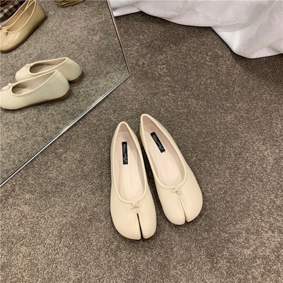 パンプス 足袋 レディース 1.5cm ぺたんこ フラットシューズ ラウンドトゥ 柔らかい 大人可愛い シンプル カジュアル お洒落 デイリー レトロ チェック 無地 白 黒 茶色 ベージュ 千鳥格子