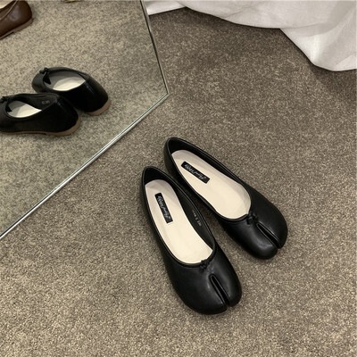 パンプス 足袋 レディース 1.5cm ぺたんこ フラットシューズ ラウンドトゥ 柔らかい 大人可愛い シンプル カジュアル お洒落 デイリー レトロ チェック 無地 白 黒 茶色 ベージュ 千鳥格子