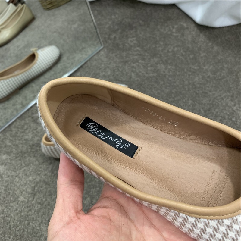 パンプス 足袋 レディース 1.5cm ぺたんこ フラットシューズ ラウンドトゥ 柔らかい 大人可愛い シンプル カジュアル お洒落 デイリー レトロ チェック 無地 白 黒 茶色 ベージュ 千鳥格子