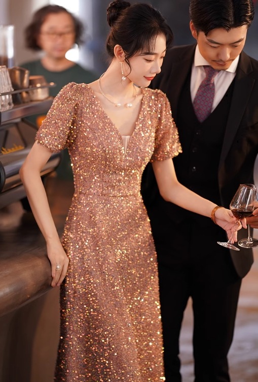 ドレス パーティー 二次会 披露宴 ステージ 舞台 フォーマル ラウンジ ロング 半袖 パフスリーブ 袖あり Vネック 襟なし プリンセスライン フレア Aライン ファスナー ハイウエスト ドレス パーティー 二次会 披露宴 ステージ 舞台 フォーマル ラウンジ ロング 半袖 パフスリーブ 袖あり Vネック 襟なし プリンセスライン フレア Aライン ファスナー ハイウエスト