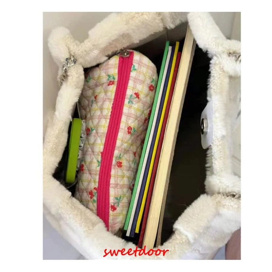 ファーバッグ 秋冬 もこもこバッグ レディース フェークファートートバッグ ハンドバッグ 冬もこもこ ふわふわ 大容量 ボア 可愛い ファッション ファーバッグ 秋冬 もこもこバッグ レディース フェークファートートバッグ ハンドバッグ 冬もこもこ ふわふわ 大容量 ボア 可愛い ファッション