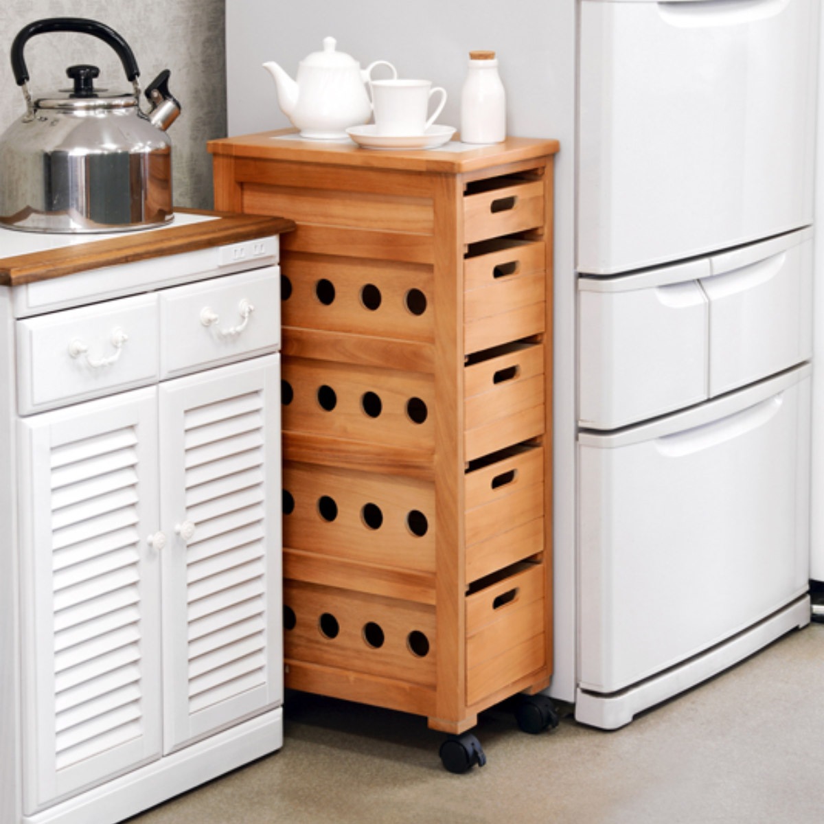 キッチンストッカー 幅20cm 5段 スリムタイプ タイルトップ 桐製 キャスター付 ストッカー キッチンワゴン 収納 ラック ワゴン スリム 完成品 引き出し 隙間収納 5杯 棚 タイル天板 キッチンストッカー 幅20cm 5段 スリムタイプ タイルトップ 桐製 キャスター付 ストッカー キッチンワゴン 収納 ラック ワゴン スリム 完成品 引き出し 隙間収納 5杯 棚 タイル天板