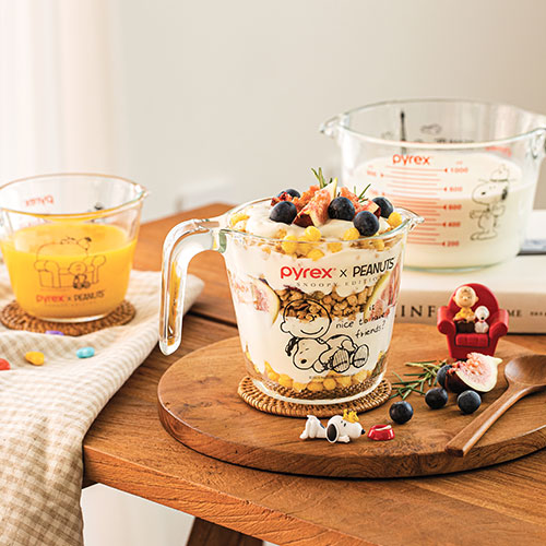 Qoo10] Pyrex パイレックススヌーピー耐熱ガラス計量カッ