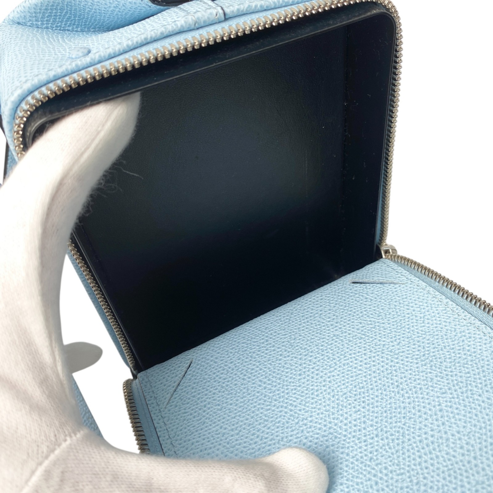 美品 定価34万 ヴァレクストラ Valextra レディース トリックトラック クロスボディバッグ WBSR0024028LRL99BSH 美品 定価34万 ヴァレクストラ Valextra レディース トリックトラック クロスボディバッグ WBSR0024028LRL99BSH