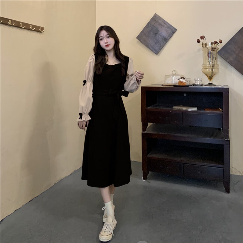 ワンピース フレアワンピース ミモレ ミモレ丈 長袖 パフスリーブ 萌袖 スクエアネック フレア ペプラム 切り替えデザイン レイヤード風 リボン ベルト ウエストマーク ウエストリボン ボタン