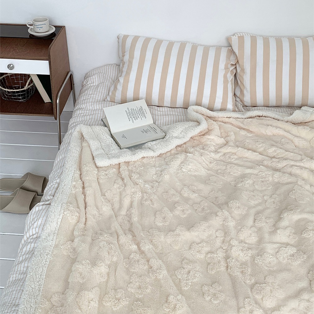 MOMO ブランケット 韓国インテリア 二重織ウール 持ち運び便利 ミルキーカラー 150×200cm MOMO ブランケット 韓国インテリア 二重織ウール 持ち運び便利 ミルキーカラー 150×200cm