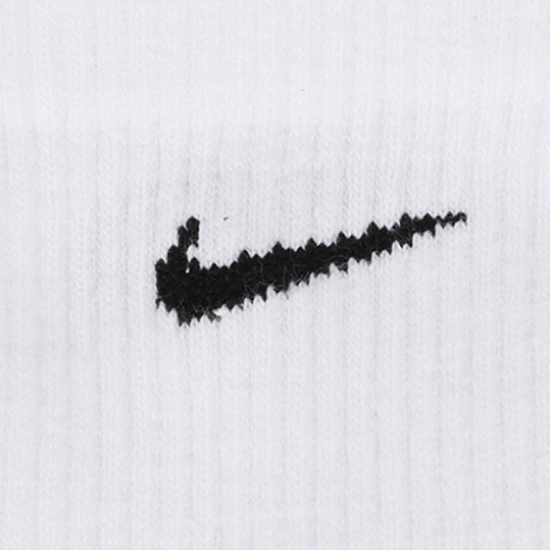 Nike スポーツソックスエブリデイプラスクッションクルーソックス 3 パック Nike スポーツソックスエブリデイプラスクッションクルーソックス 3 パック