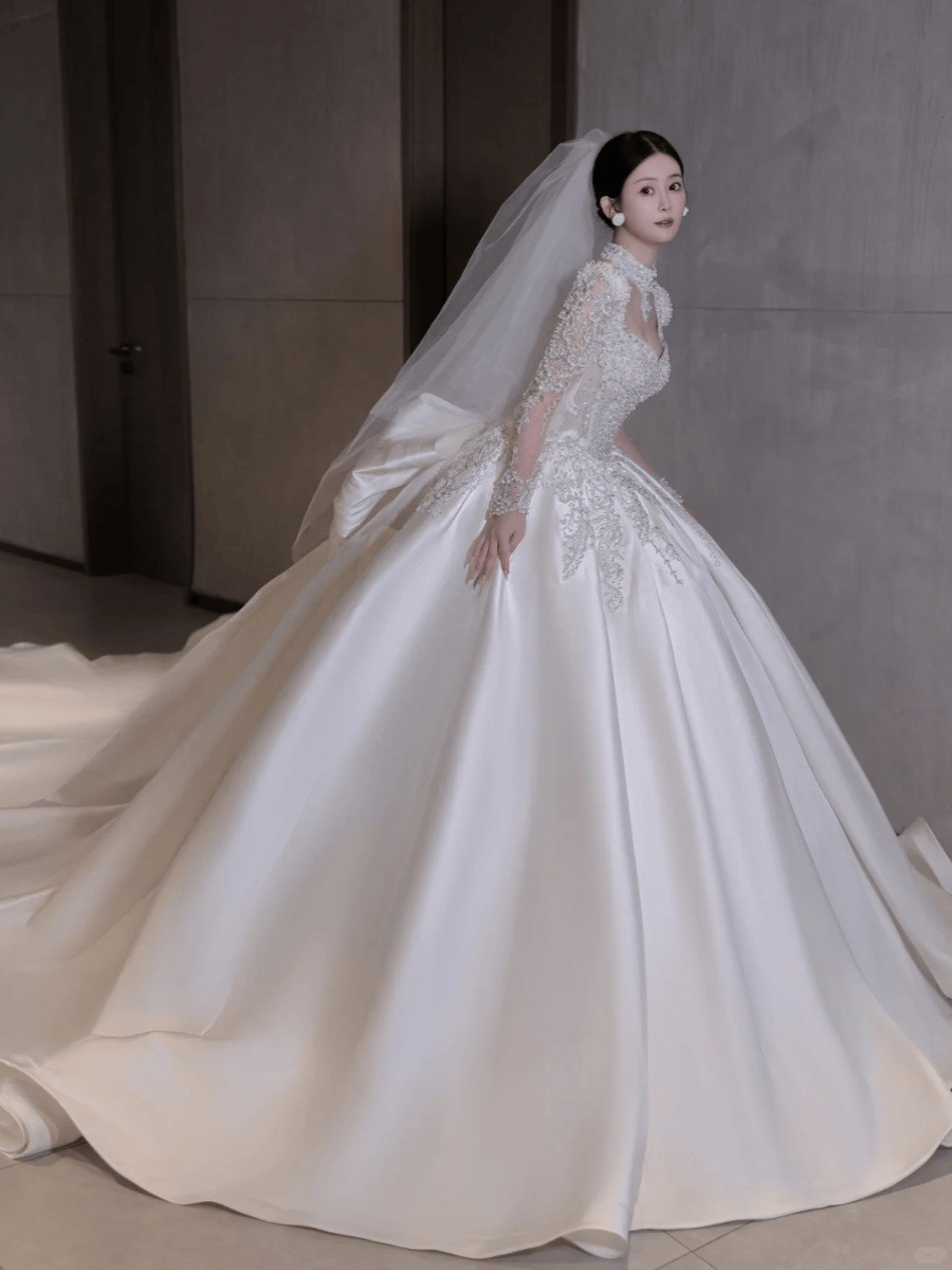 サテンのメインウェディングドレス花嫁2025長袖プリンセス春プチトレンディングライトヤーン