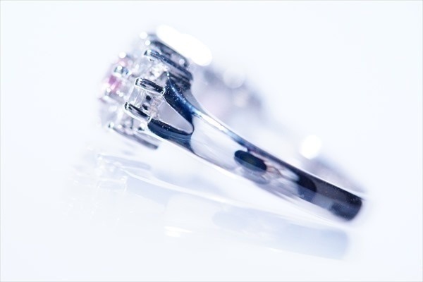 凛とした3輪キュービックジルコニアフラワー&ピンクストーン シャイニージュエリーリング 凛とした3輪キュービックジルコニアフラワー&ピンクストーン シャイニージュエリーリング