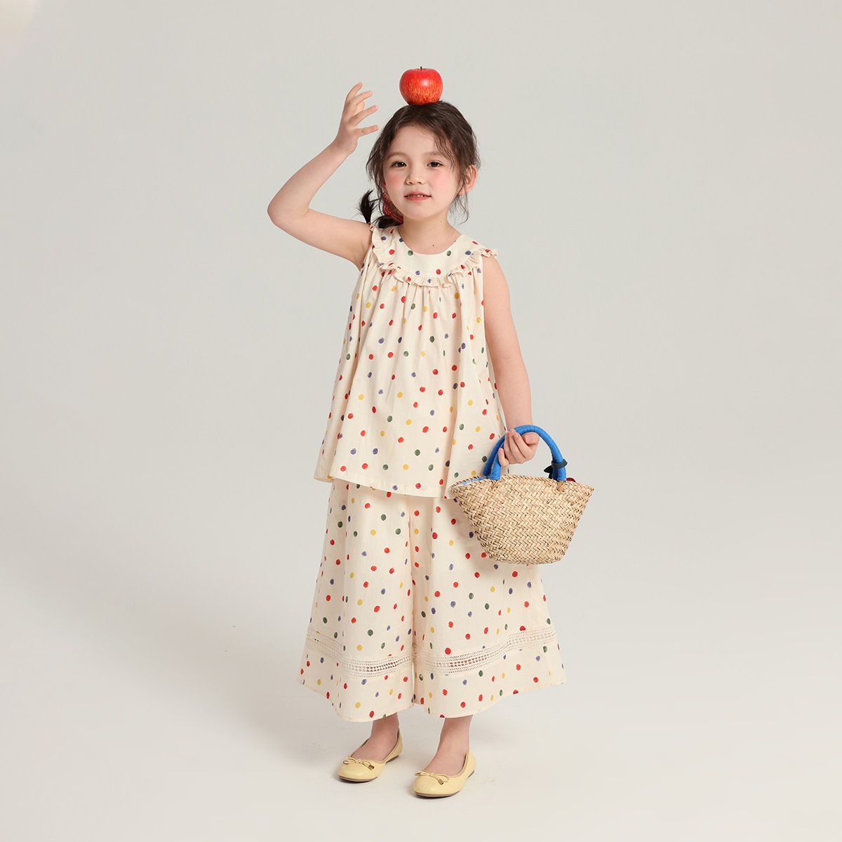 夏服の新しい女の子の水玉模様のシリーズのドレスの綿の子供の甘いベストのズボンのセット 夏服の新しい女の子の水玉模様のシリーズのドレスの綿の子供の甘いベストのズボンのセット