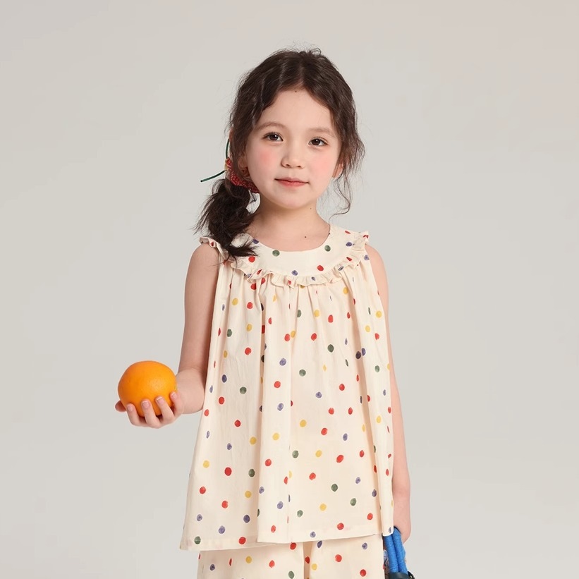夏服の新しい女の子の水玉模様のシリーズのドレスの綿の子供の甘いベストのズボンのセット 夏服の新しい女の子の水玉模様のシリーズのドレスの綿の子供の甘いベストのズボンのセット