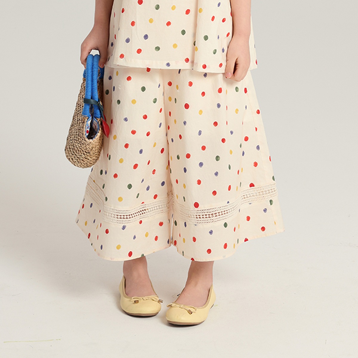 夏服の新しい女の子の水玉模様のシリーズのドレスの綿の子供の甘いベストのズボンのセット 夏服の新しい女の子の水玉模様のシリーズのドレスの綿の子供の甘いベストのズボンのセット