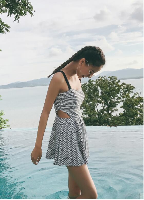 新作 -f081 ワンピース 水着 つなぎ オシャレ ライン ビキニ ボーダー オフショルダー ビスチェ バンドゥ フリル ワンピース タンキニ 大きいサイズS-XL 17-241