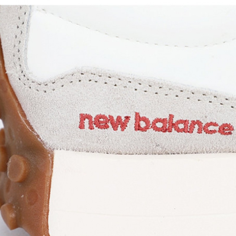 ニューバランススニーカー 327 ニューバランススニーカー 327
