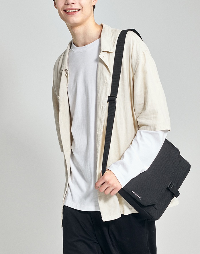 CORDURA BUCKLE MEDIUM CROSS BAG JLBA3E728BK ショルダー トート メッセンジャー スクエア バックル 斜め掛け 肩掛け ユニセックス 男女共用 兼用 レディー