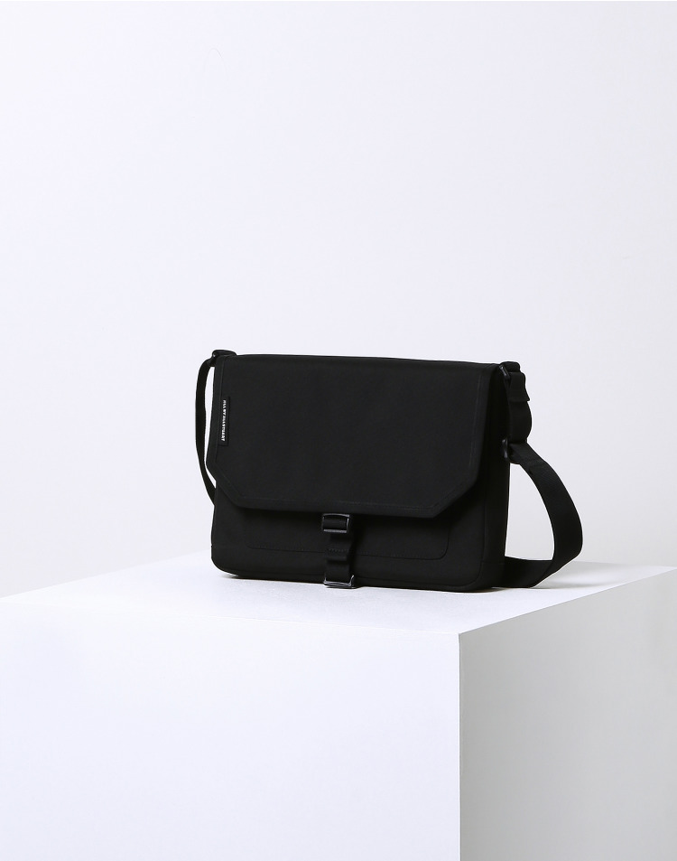 CORDURA BUCKLE MEDIUM CROSS BAG JLBA3E728BK ショルダー トート メッセンジャー スクエア バックル 斜め掛け 肩掛け ユニセックス 男女共用 兼用 レディー