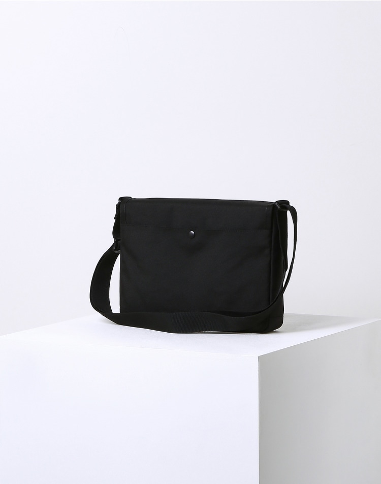 CORDURA BUCKLE MEDIUM CROSS BAG JLBA3E728BK ショルダー トート メッセンジャー スクエア バックル 斜め掛け 肩掛け ユニセックス 男女共用 兼用 レディー