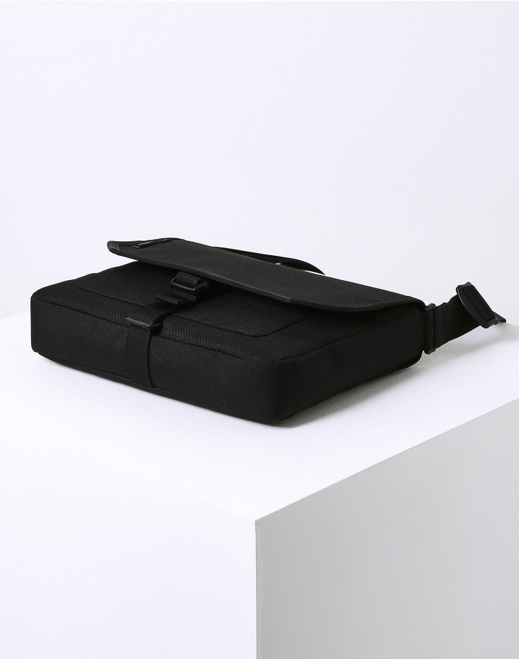 CORDURA BUCKLE MEDIUM CROSS BAG JLBA3E728BK ショルダー トート メッセンジャー スクエア バックル 斜め掛け 肩掛け ユニセックス 男女共用 兼用 レディー