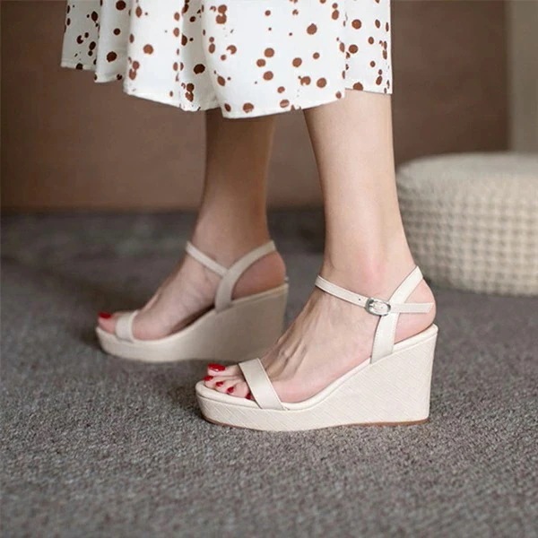 サンダル レディース ウェッジソール 厚底サンダル ベルト 2color ストラップ 大きいサイズ ハイヒール ストーム ヒール9cm 夏 着心地よい 小さいサイズ 靴 女性 大人 ブラック bintaro888.net
