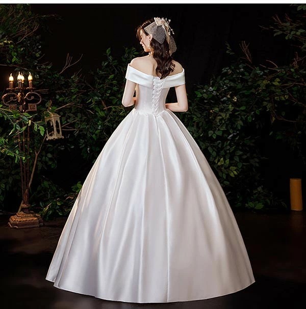 高評価多数ウェディングドレス 白 ホワイト サテン ロングドレス セットアップ パニエ/手袋/ベール追加可 オフショルダー 半袖あり 背中開き 編み上げ プリンセスライン 花嫁 結婚式 披露宴 お呼ば