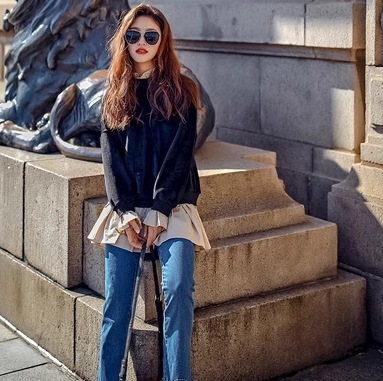 重ね着風 フェイクレイヤード フェイクツーピース レディース トップス プルオーバー トレーナー スウェット ミドル丈 長袖 ラウンドネック ストレート フリル 薄手 ベルベット 大人可愛い きれいめ