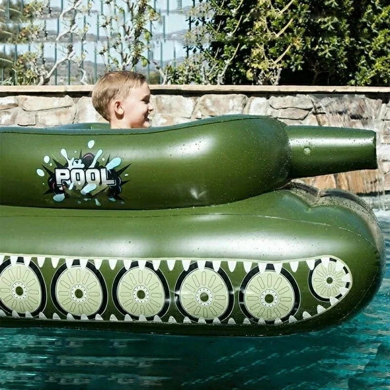 底値価格浮き輪 大人気 大きいサイズ 浮輪 フロート 浮き輪 戦車型 装甲車 ウォーターガン 水鉄砲付 インフレータブル 夏 ビーチ プール PVC素材 特大 うきわ 大人 子供 おしゃれ かわいい_3