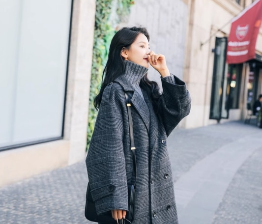 アウター コート ロング丈 ノッチドラペル デザイン ボタン ダブルブレスト オーバーサイズ ビッグシルエット 美ライン エポレート ポケット ドラマチック リラックス かわいい 大人可愛い きれいめ アウター コート ロング丈 ノッチドラペル デザイン ボタン ダブルブレスト オーバーサイズ ビッグシルエット 美ライン エポレート ポケット ドラマチック リラックス かわいい 大人可愛い きれいめ