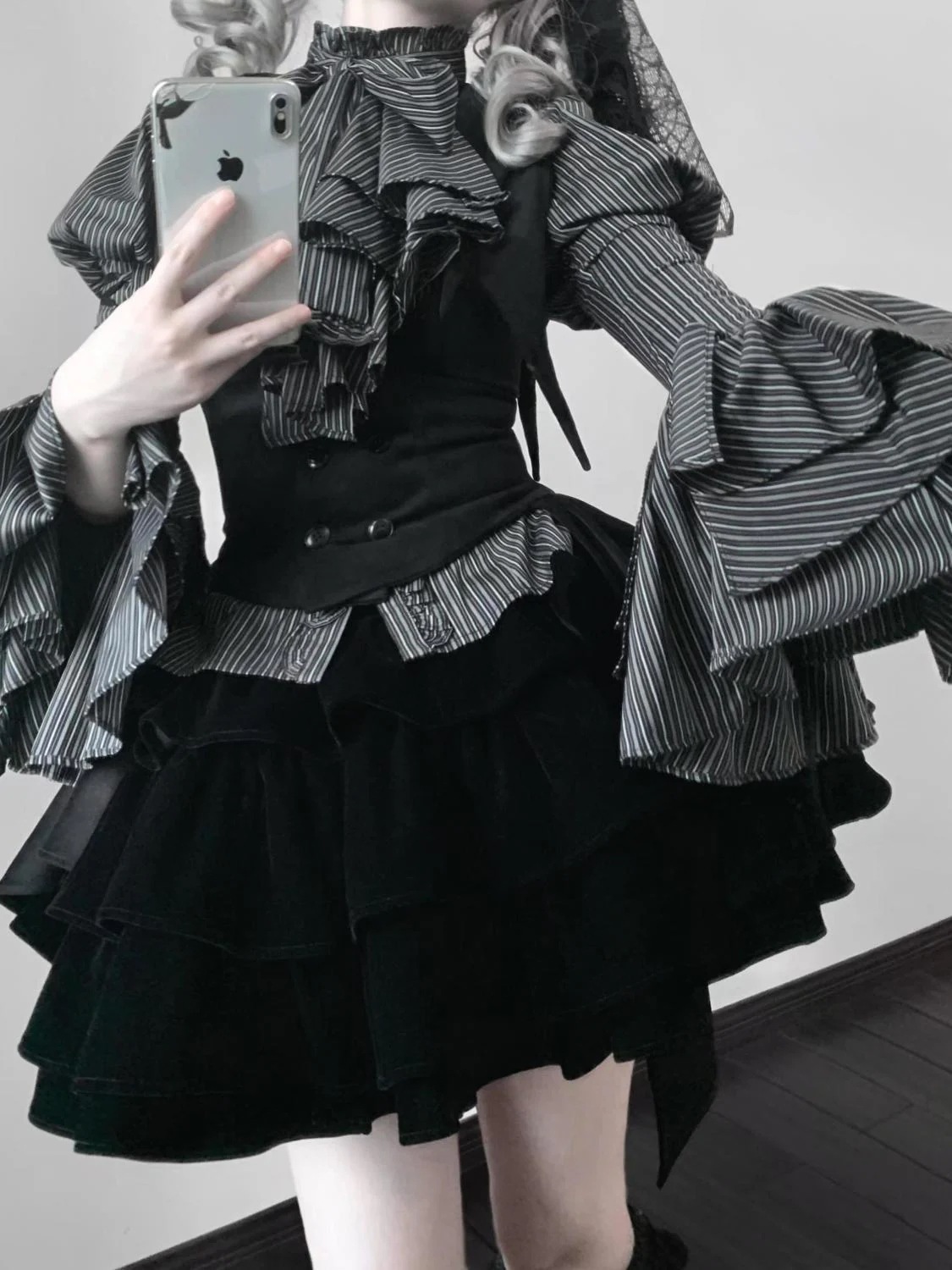 ゴシックワンピース 2025春の新作ファッション レディーストップス ロリータ長袖ベスト シャツ セットアップ ゴシックワンピース 2025春の新作ファッション レディーストップス ロリータ長袖ベスト シャツ セットアップ