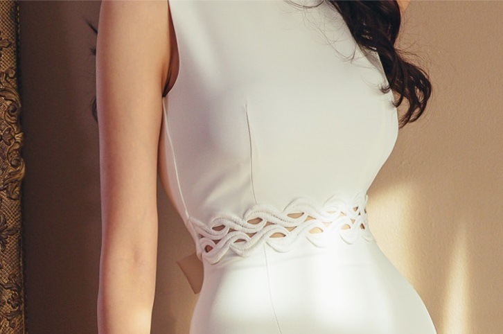 背中開き 膝丈 ドレス 衣装 ワンピース パーティードレス 膝丈ドレス ひざ丈 袖なし ノースリーブ スタンドカラー タイト スリム 切り替えデザイン バックリボン スリット バックスリット