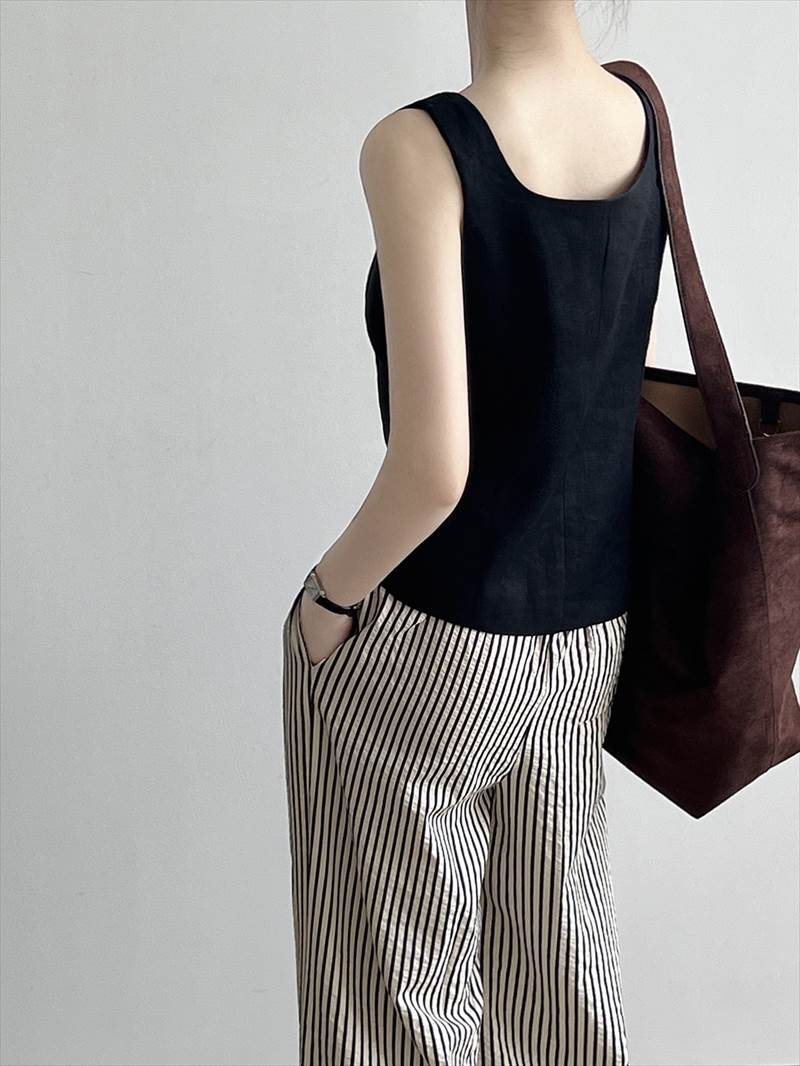 トップス レディース リネンベスト ジレ Uネック ノースリーブ 金ボタン メタルボタン 前開き ポケット 麻 大人可愛い きれいめ シンプル カジュアル ナチュラル 大人 上品 おしゃれ お洒落 か トップス レディース リネンベスト ジレ Uネック ノースリーブ 金ボタン メタルボタン 前開き ポケット 麻 大人可愛い きれいめ シンプル カジュアル ナチュラル 大人 上品 おしゃれ お洒落 か