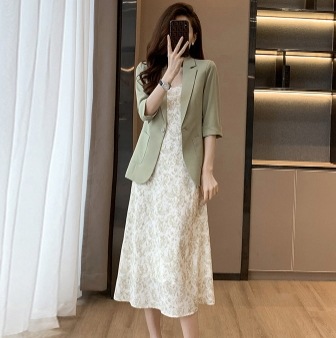 モテコーデ ハレの日 セットアップ シャンパー ズボン 上着 スーツ 7分丈 袖あり 七分袖 長袖 Vネック 襟付き 細身 ストレート 前開き ボタン 上下セット 2点セット かわいい 可愛い モテコーデ ハレの日 セットアップ シャンパー ズボン 上着 スーツ 7分丈 袖あり 七分袖 長袖 Vネック 襟付き 細身 ストレート 前開き ボタン 上下セット 2点セット かわいい 可愛い