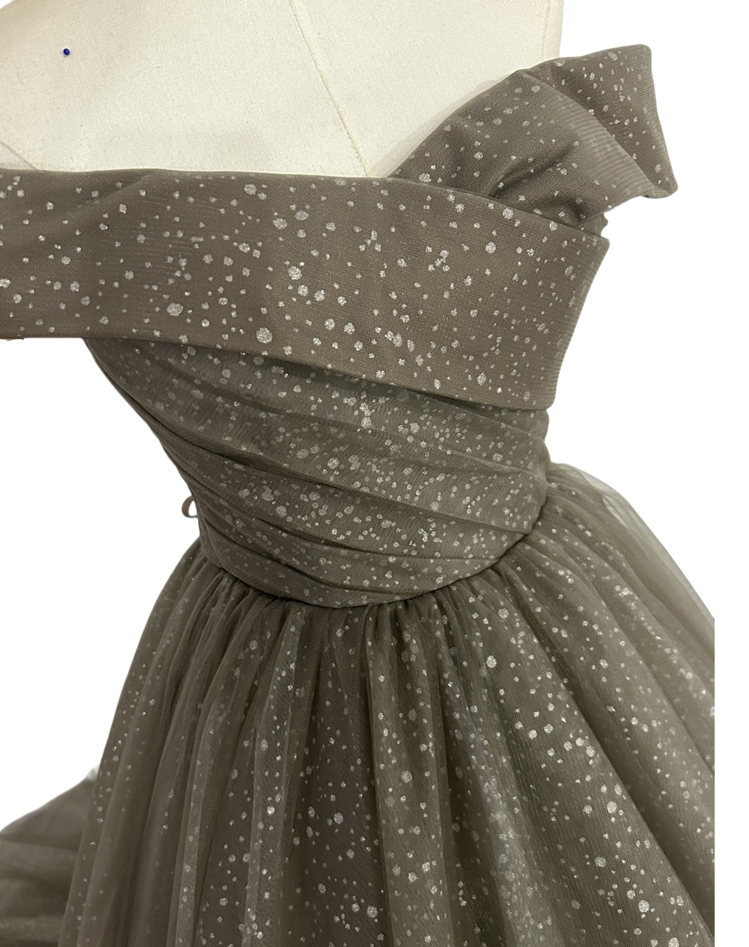 カラードレス カーキ色 オフショルダー キラキラグリッターチュール 編み上げ 二次会 カラードレス カーキ色 オフショルダー キラキラグリッターチュール 編み上げ 二次会