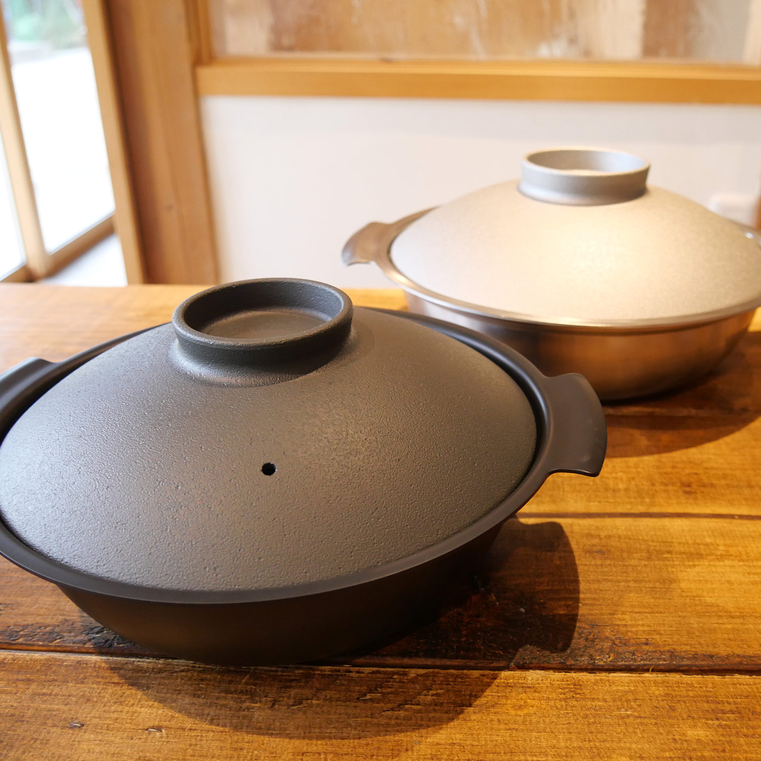 両手鍋 ステンレス 卓上鍋 土鍋風 18cm IH ガス火 対応 1-2人用 DONABE 118063-18 両手鍋 ステンレス 卓上鍋 土鍋風 18cm IH ガス火 対応 1-2人用 DONABE 118063-18