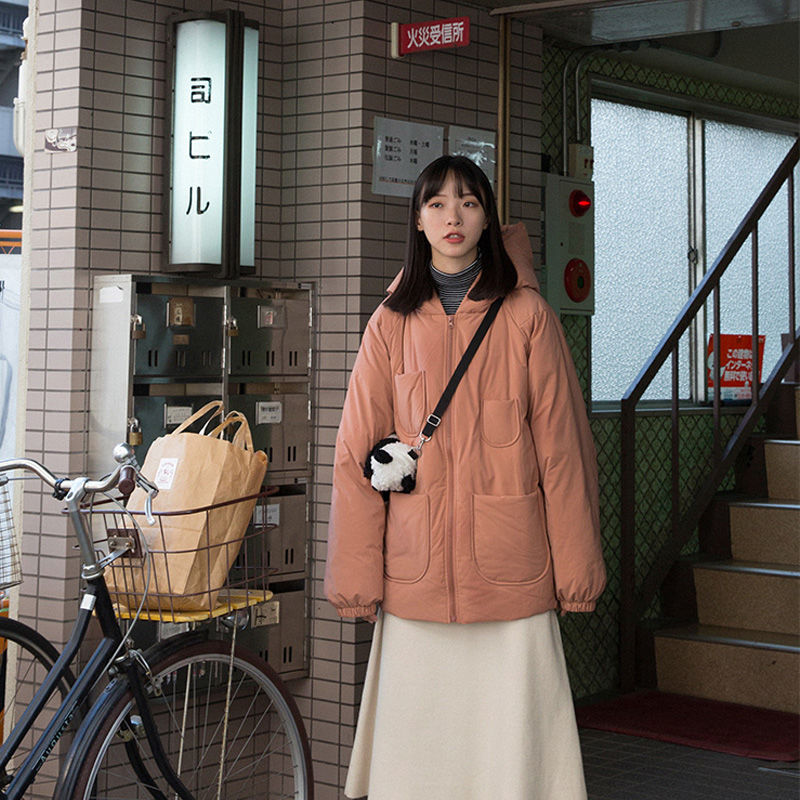 人気ボアアウター綿パッド入りフード付きジャケット女性の冬服新しいスタイルの綿パッド入り服秋アウターキルティングコート冬アウター 人気ボアアウター綿パッド入りフード付きジャケット女性の冬服新しいスタイルの綿パッド入り服秋アウターキルティングコート冬アウター