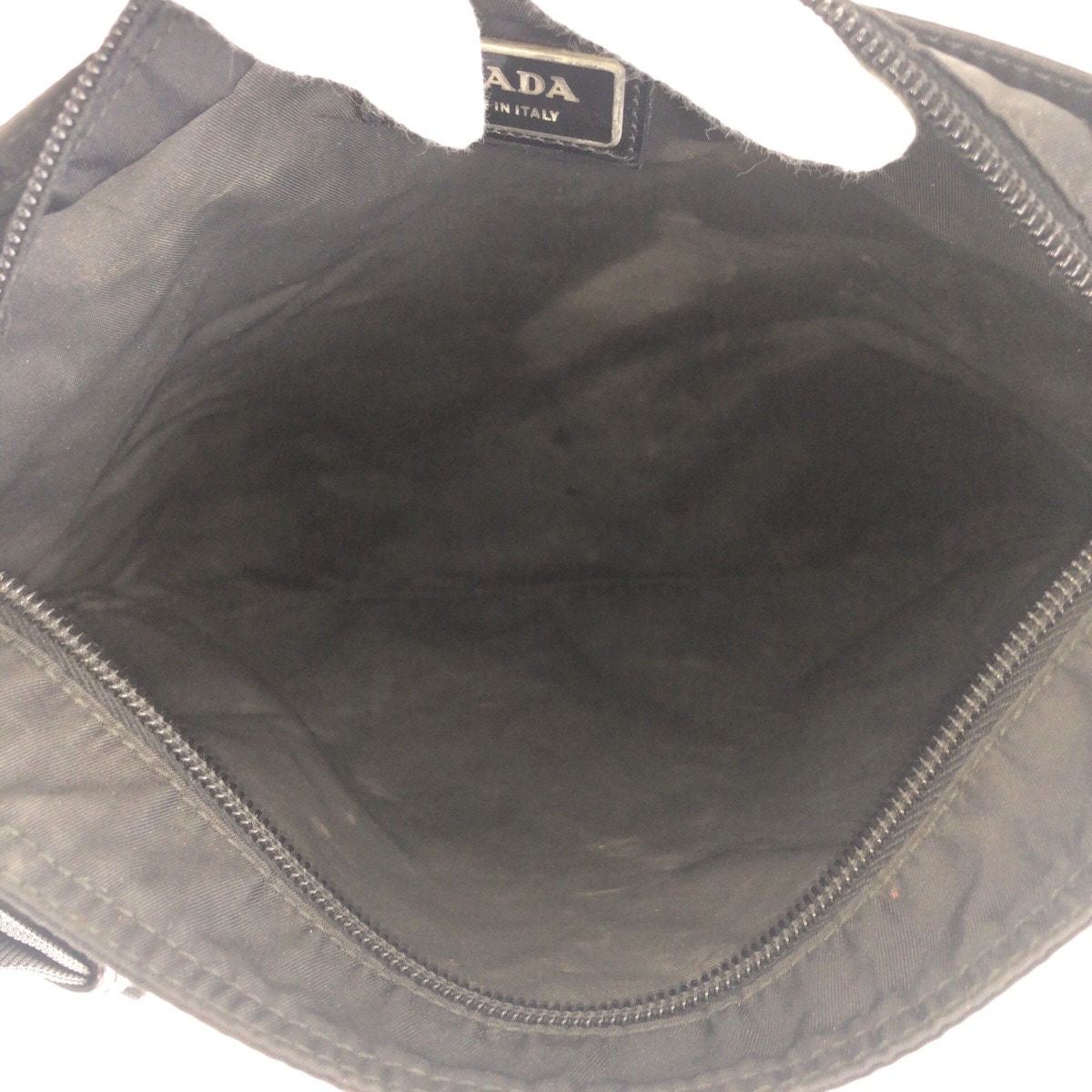 テスート 三角ロゴプレート ブラック 黒 シルバー金具 ナイロン ショルダーバッグ 男女兼用 レディース 504837 テスート 三角ロゴプレート ブラック 黒 シルバー金具 ナイロン ショルダーバッグ 男女兼用 レディース 504837