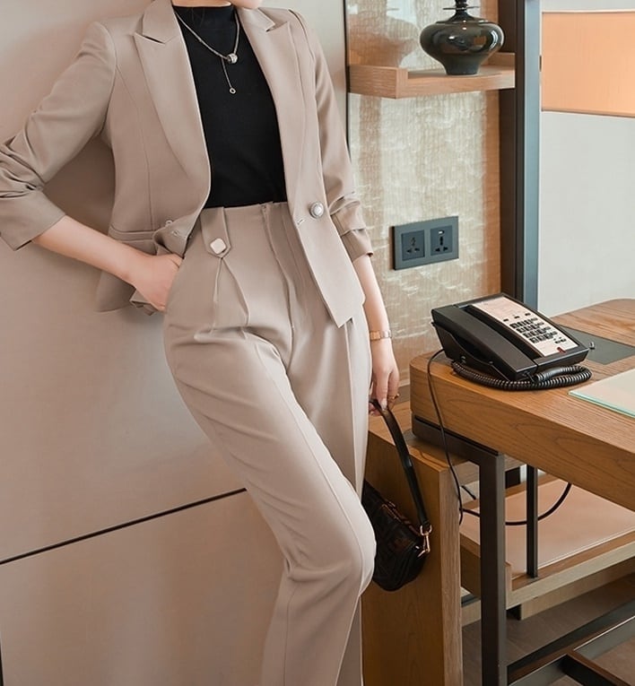 セットアップ ジャケット 上着 スーツ ロング丈 袖あり 長袖 スラックス ロールアップ プレス スリム アンクルパンツ タイトビジューボタン 上下セット 2点セット ツーピース かわいい lsu00 セットアップ ジャケット 上着 スーツ ロング丈 袖あり 長袖 スラックス ロールアップ プレス スリム アンクルパンツ タイトビジューボタン 上下セット 2点セット ツーピース かわいい lsu00