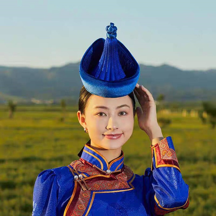 モンゴル 伝統 帽子 高級 礼服 婚礼 頭飾り 衣装 レディース 女性 デール 服飾品 民族 模様 舞台 演出 モチーフ モンゴル風 ドレス 伝統的 優雅 レトロ 復古 モンゴル 伝統 帽子 高級 礼服 婚礼 頭飾り 衣装 レディース 女性 デール 服飾品 民族 模様 舞台 演出 モチーフ モンゴル風 ドレス 伝統的 優雅 レトロ 復古