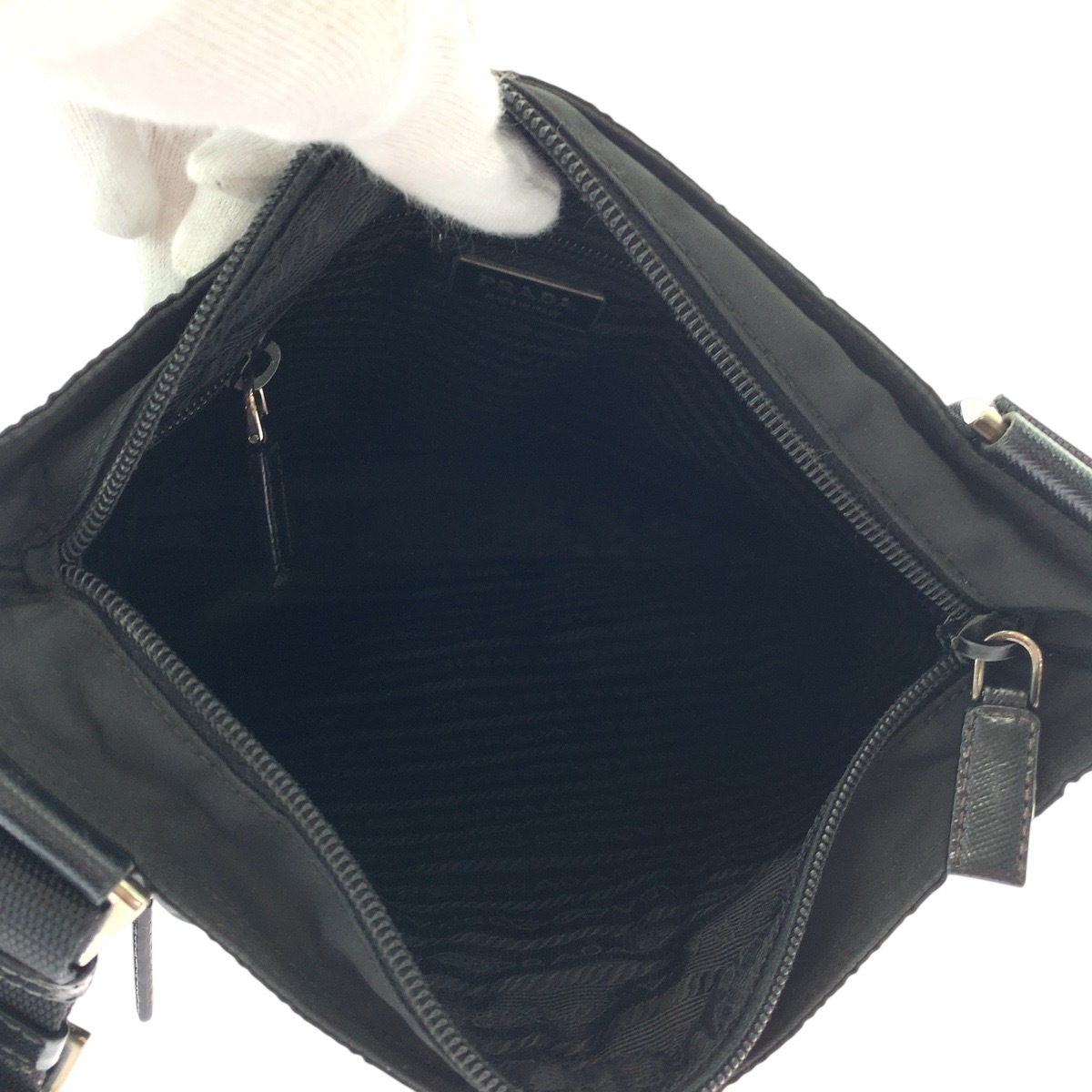 美品 テスート 三角ロゴプレート ブラック 黒 シルバー金具 ナイロン ショルダーバッグ メッセンジャーバッグ レディース 504045 美品 テスート 三角ロゴプレート ブラック 黒 シルバー金具 ナイロン ショルダーバッグ メッセンジャーバッグ レディース 504045