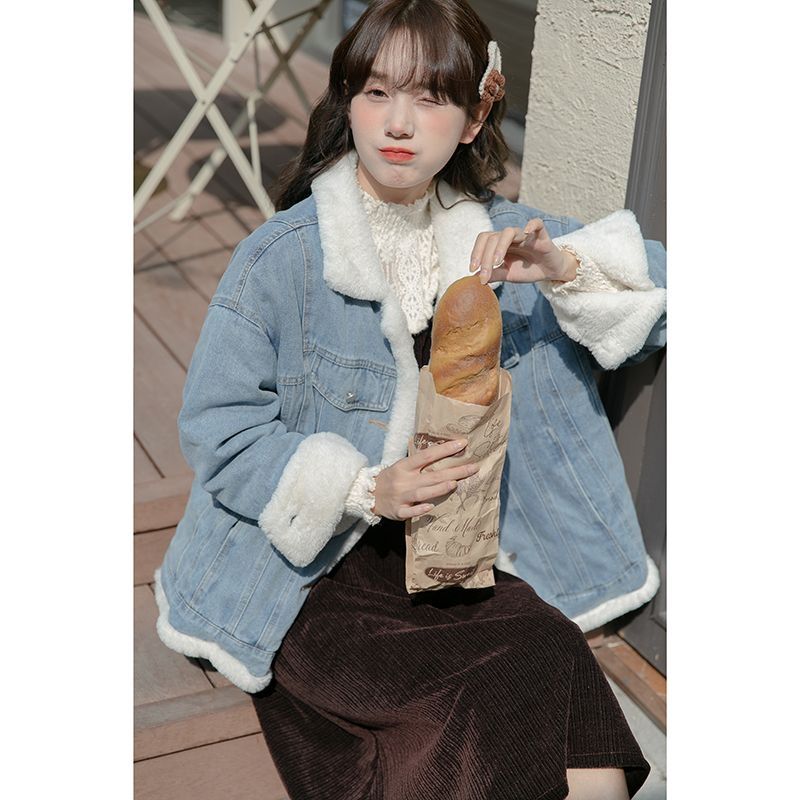 冬の女性用リバーシブルブルーデニムジャケットファッショナブルでシックなデザイン暖かいベルベットトップデニムジャケット 冬の女性用リバーシブルブルーデニムジャケットファッショナブルでシックなデザイン暖かいベルベットトップデニムジャケット