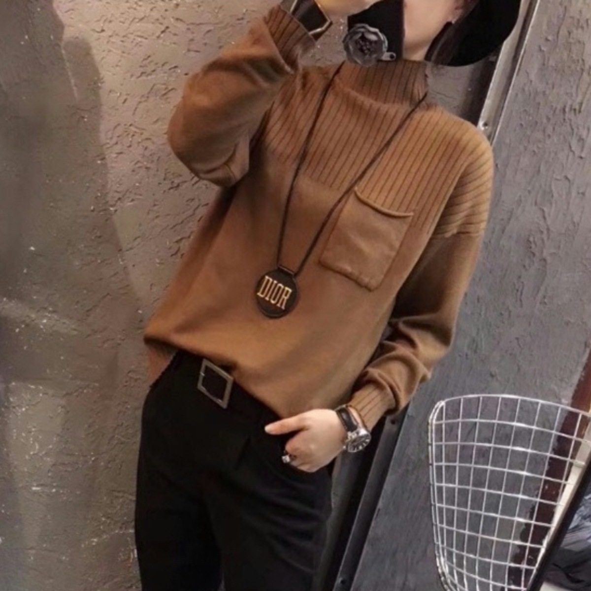 トップス セーター 長袖 ハイネック プルオーバー ミディアム丈 胸ポケット かわいい 大人可愛い きれいめ シンプル 上品 おしゃれ かっこいい カジュアル こなれ感 個性的 主役級 存在感 抜け感 トップス セーター 長袖 ハイネック プルオーバー ミディアム丈 胸ポケット かわいい 大人可愛い きれいめ シンプル 上品 おしゃれ かっこいい カジュアル こなれ感 個性的 主役級 存在感 抜け感