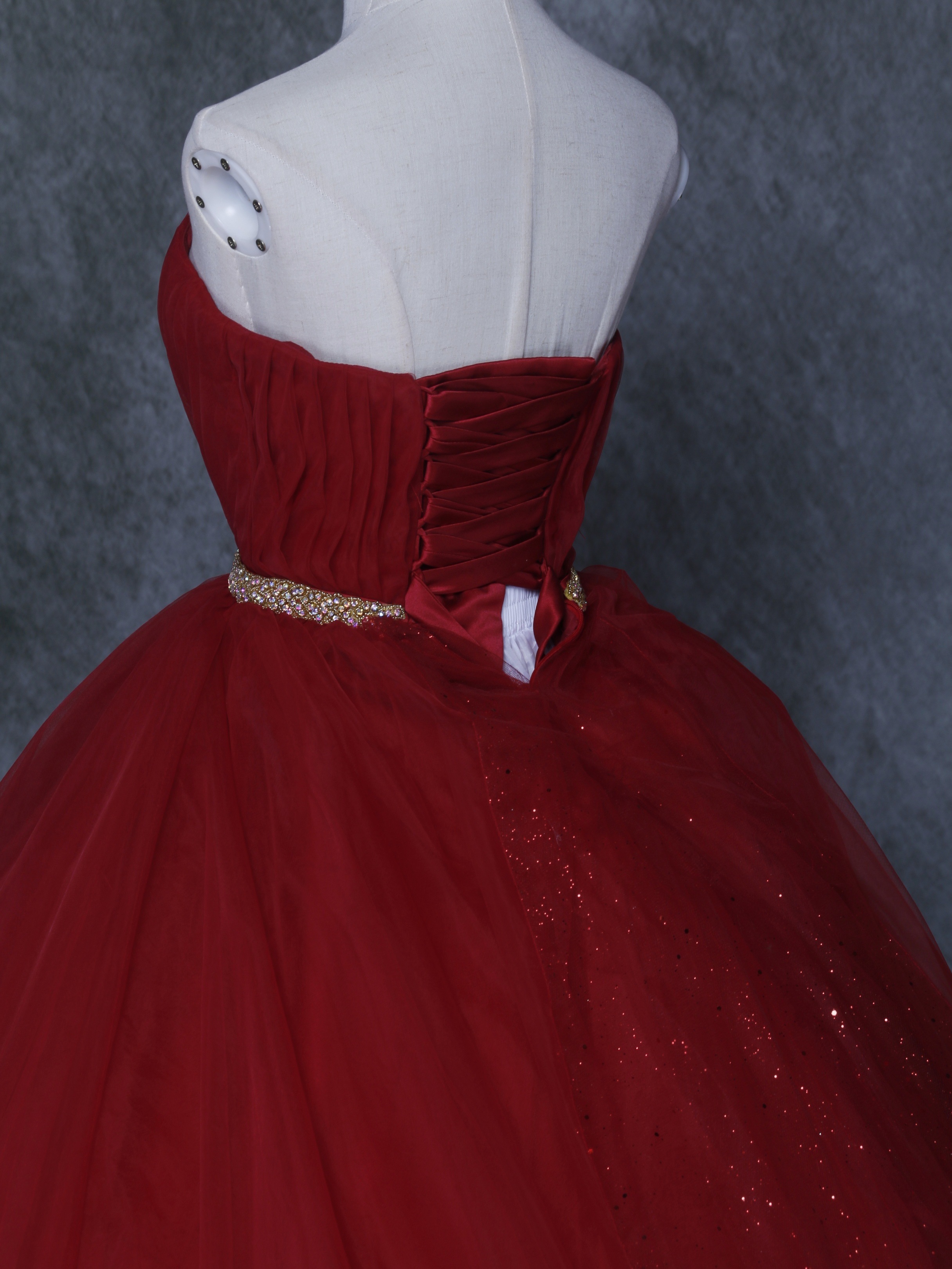 豪華!ウエディングドレス 赤 ベアトップ キラキラチュール サッシュベルト 花嫁 豪華!ウエディングドレス 赤 ベアトップ キラキラチュール サッシュベルト 花嫁