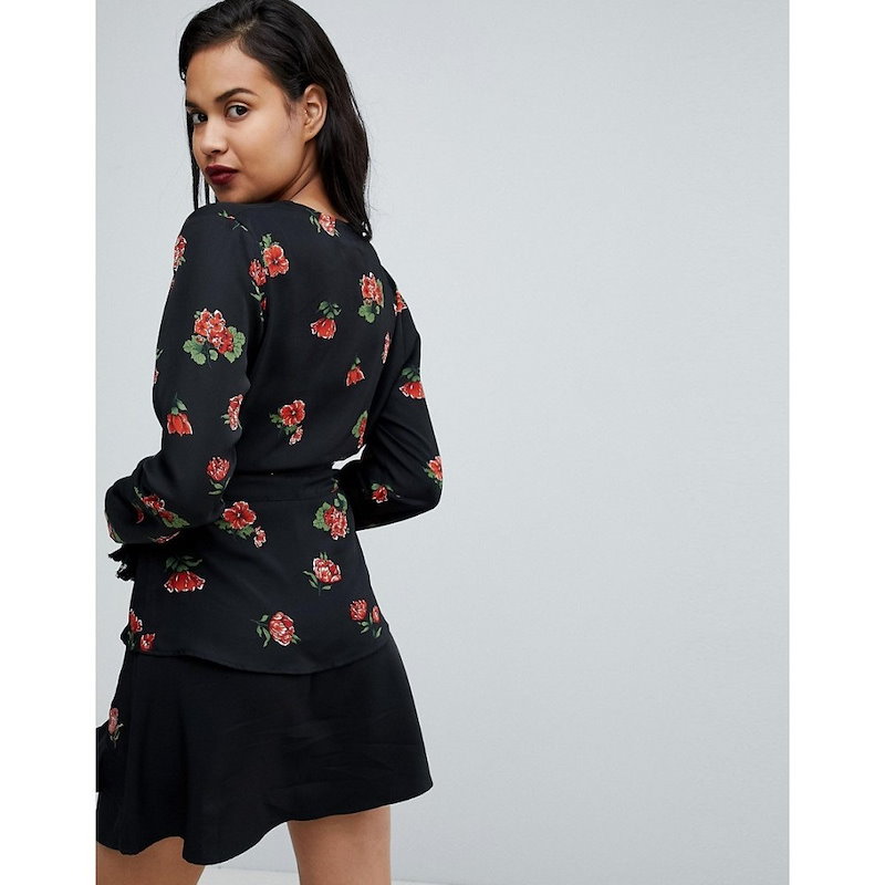 ファッションユニオン レディース トップス ブラウス・シャツ【Fashion Union Wrap Blouse In Floral Print】Black multi ファッションユニオン レディース トップス ブラウス・シャツ【Fashion Union Wrap Blouse In Floral Print】Black multi