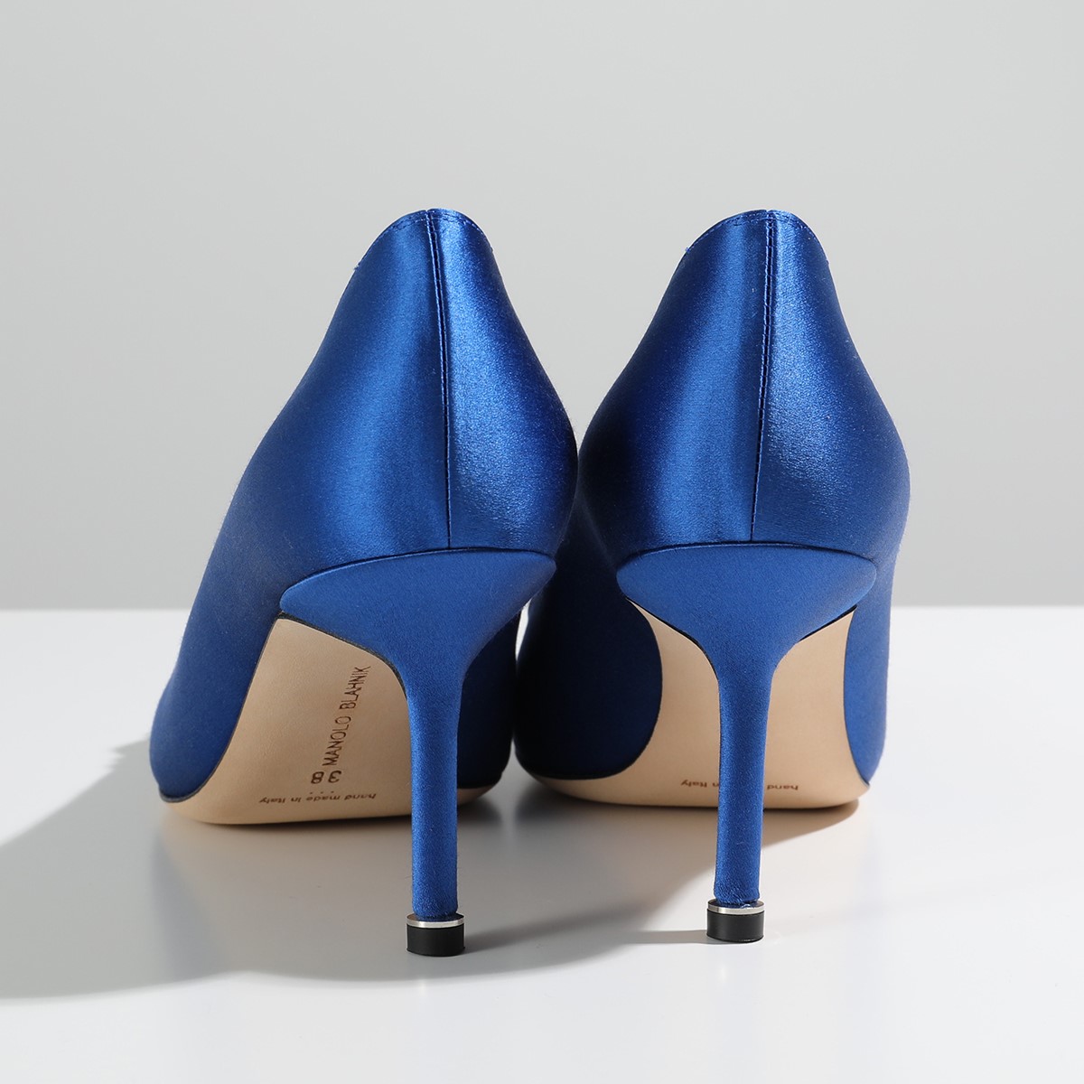 MANOLO BLAHNIK マノロブラニク パンプス HANGISI FMC SATIN 070 ハンギシ サテン 7cm 9XX 0662 ジュエルバックル ハイヒール 靴 432/BBLU